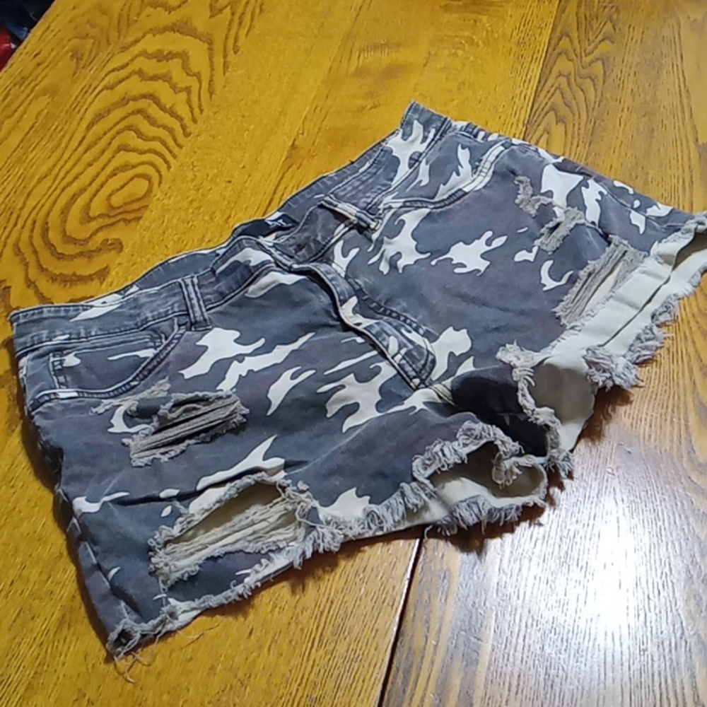 KUT FROM THE KLOTH Jean Shorts Womens 10 JANE HIGH RISE DENIM Preowned CAMO